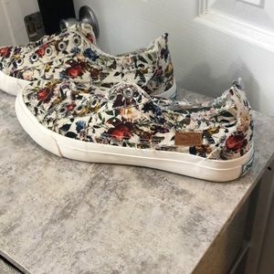 Blowfish vintage floral canvas shoe